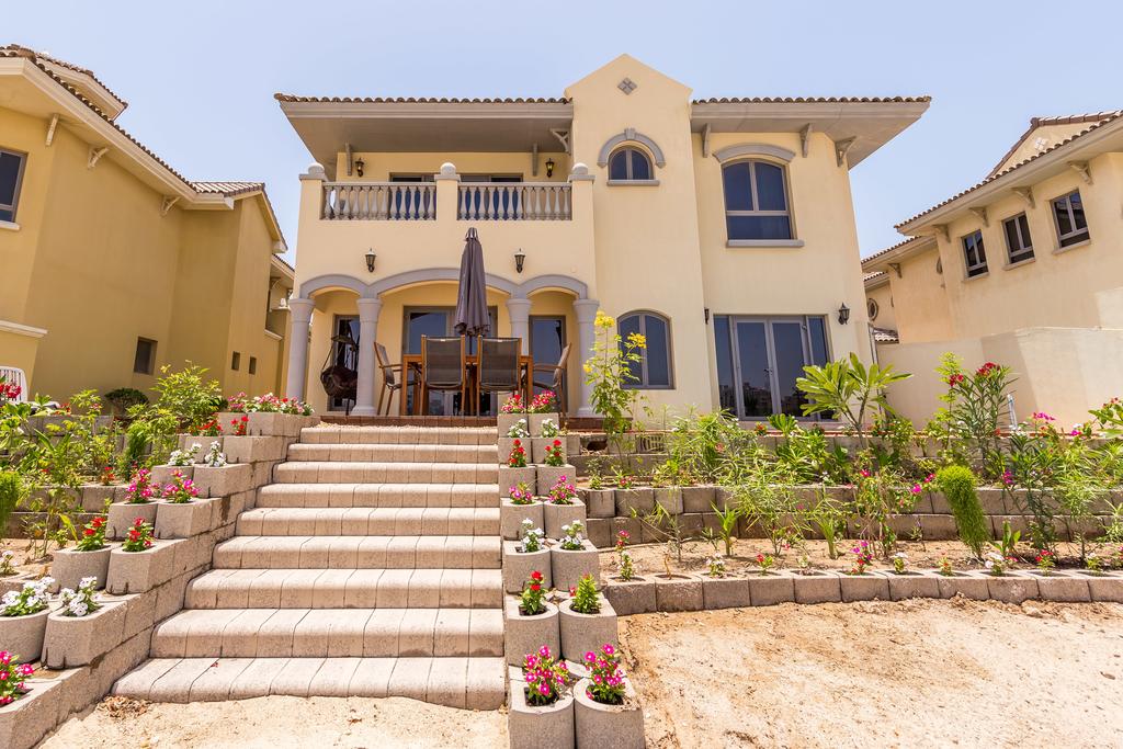 Pristine 6BR Villa With Private Pool On Palm Jumeirah - thumb 5