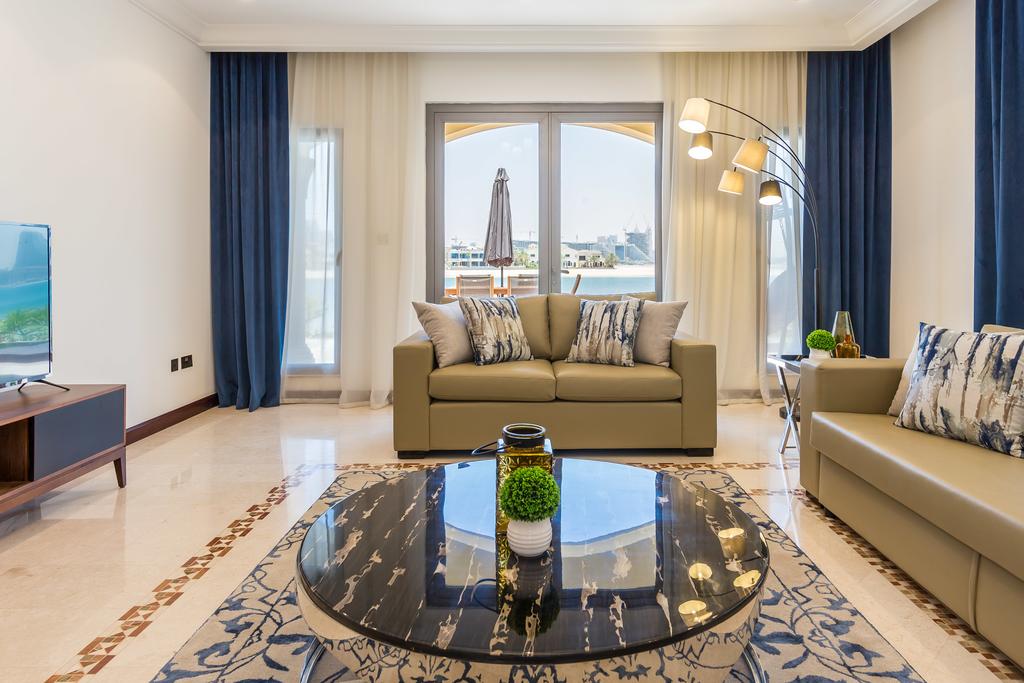 Pristine 6BR Villa With Private Pool On Palm Jumeirah - thumb 6