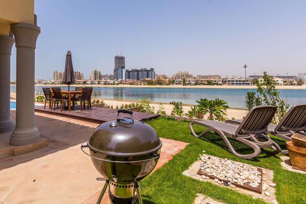 Pristine 6BR Villa With Private Pool On Palm Jumeirah - thumb 3