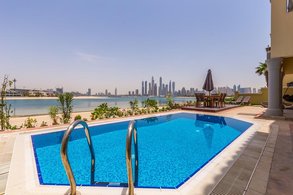Pristine 6BR Villa With Private Pool On Palm Jumeirah - thumb 2