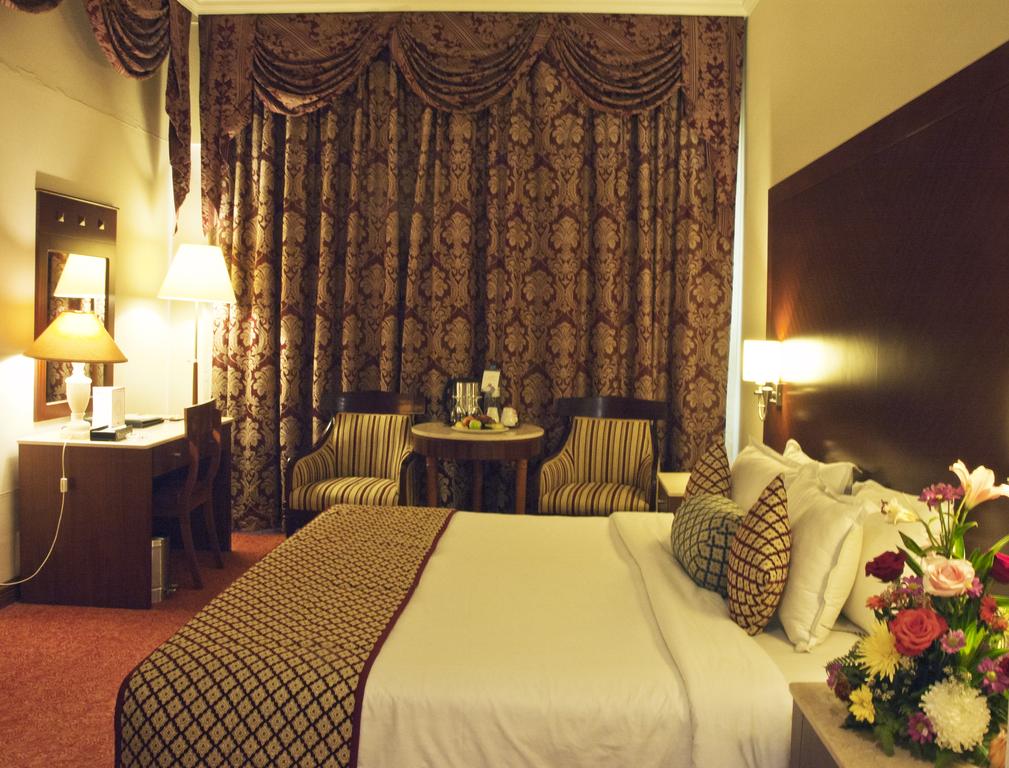 Regent Palace Hotel - thumb 4
