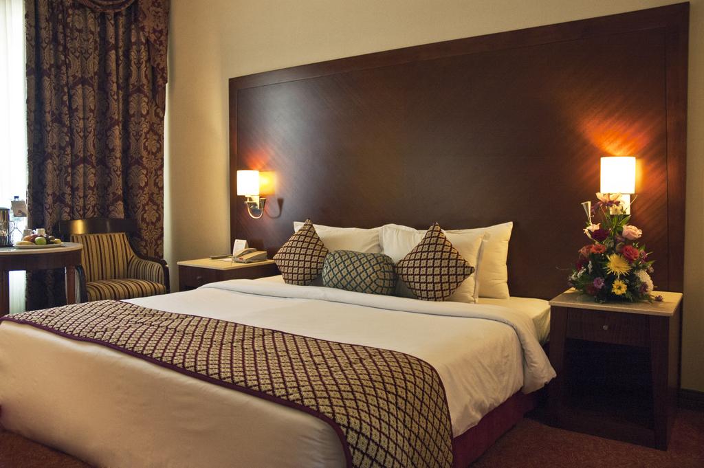 Regent Palace Hotel - thumb 5