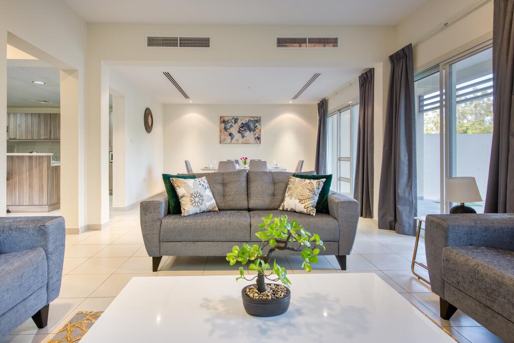 RH- 3BR Villa, Resort Living In RAK, Beach Access - thumb 1
