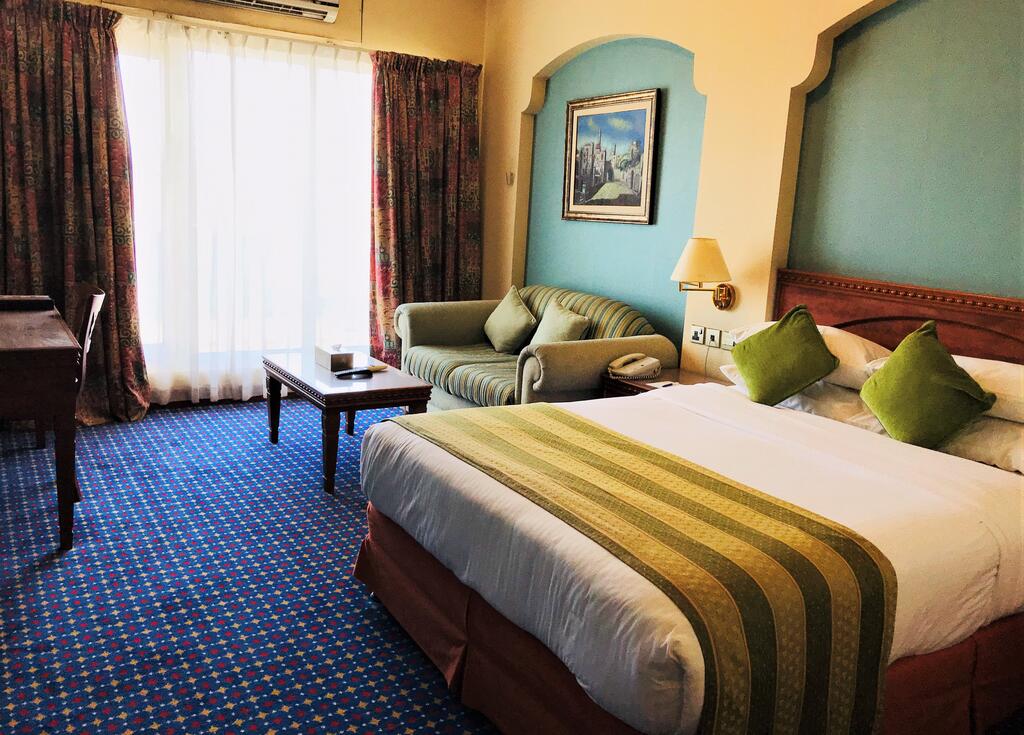 Riviera Hotel - thumb 2