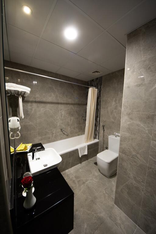 Rose Dream - Two Bedroom Furnished Apartment, Jumeirah Village Circle - thumb 4