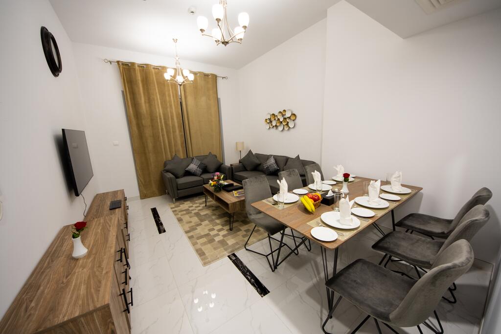 Rose Dream - Two Bedroom Furnished Apartment, Jumeirah Village Circle - thumb 5