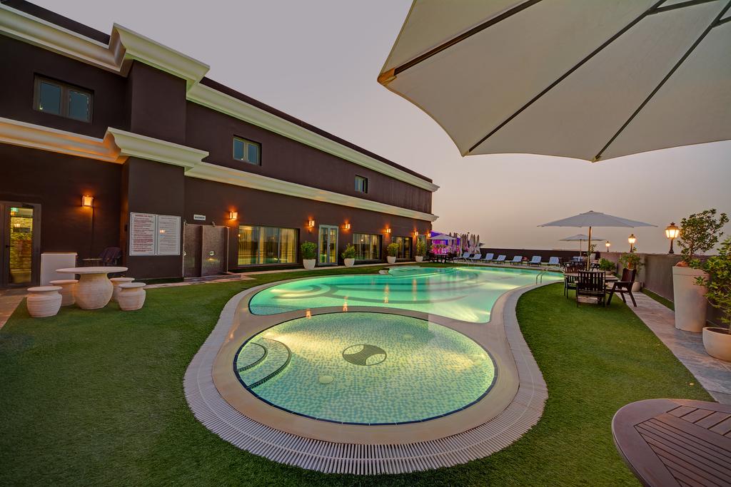Royal Ascot Hotel - thumb 2