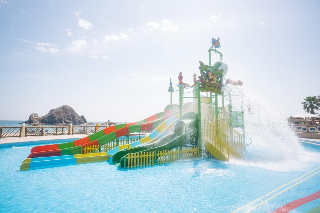 Sandy Beach Hotel & Resort - thumb 2