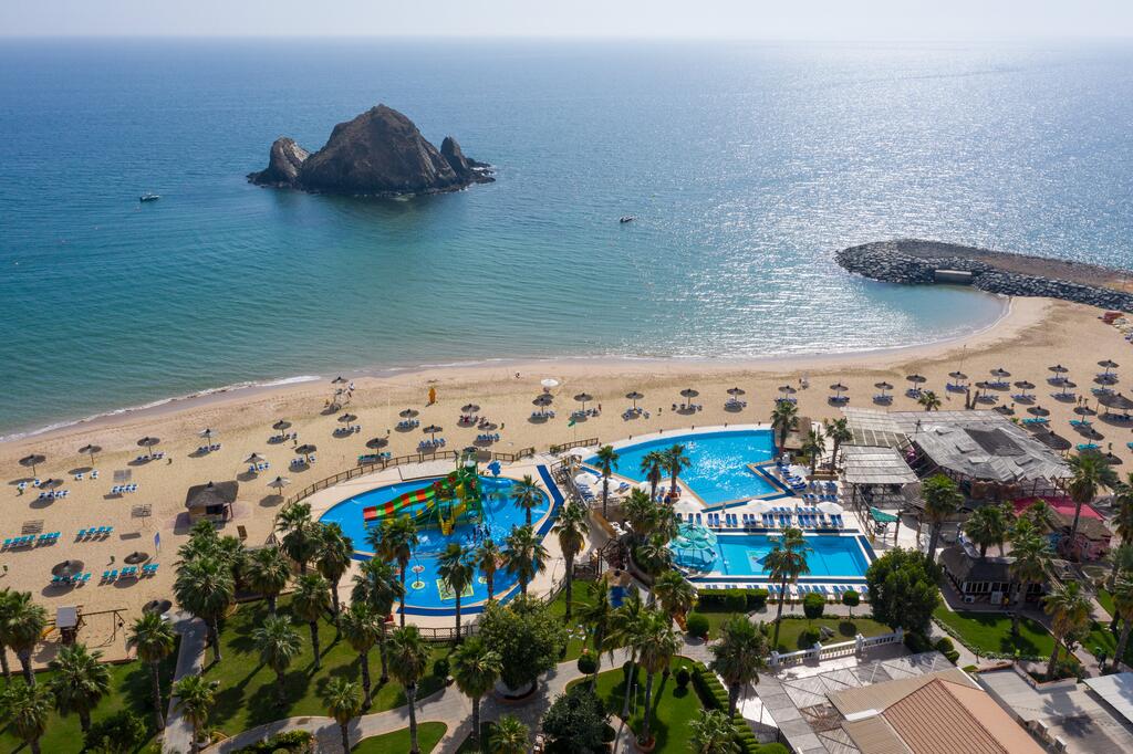 Sandy Beach Hotel & Resort - thumb 1