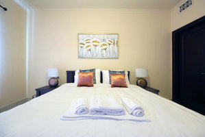 Signature Holiday Homes - Furnished 1 BHK Apartment In Reehan 3- Old Town