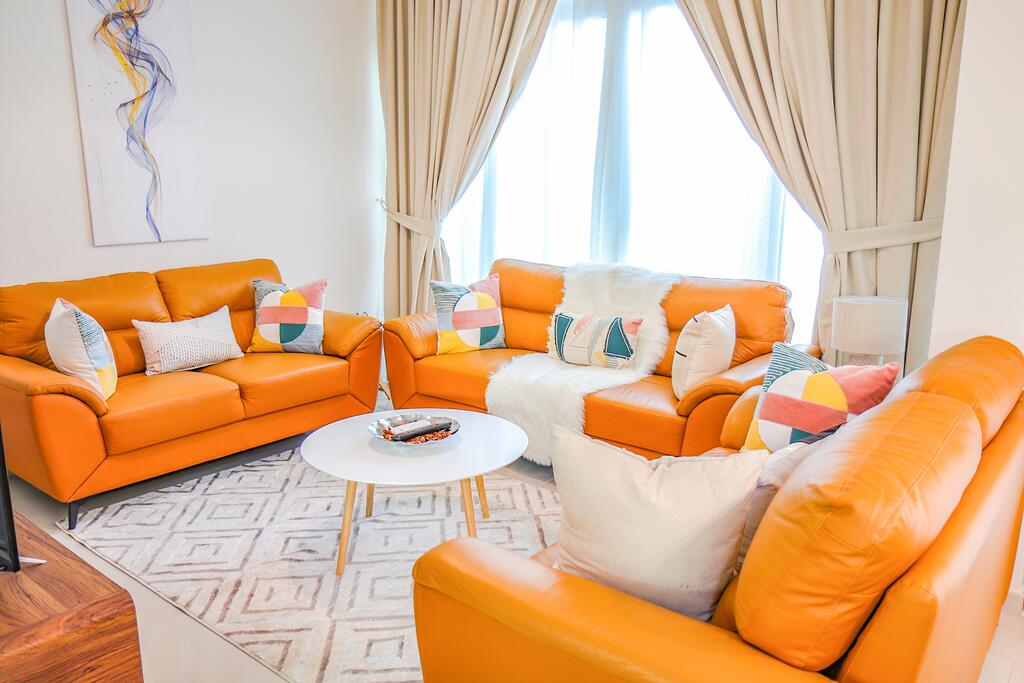 Signature Holiday Homes - Furnished 3 BHK Villa In Vardon Akoya By Damac - thumb 3