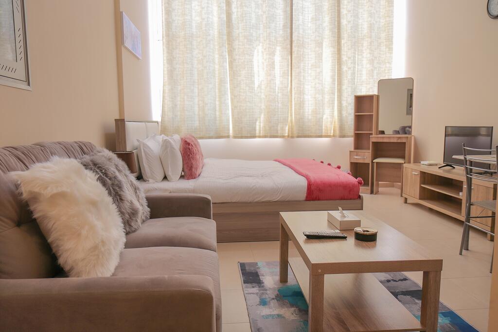 Signature Holiday Homes - Furnished Studio Apartment, Silicon Gates 4 - thumb 3