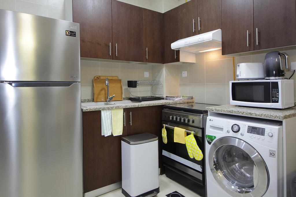 Signature Holiday Homes - Luxury Studio Apartment In Cleopatra, Wadi Alsafa - thumb 7