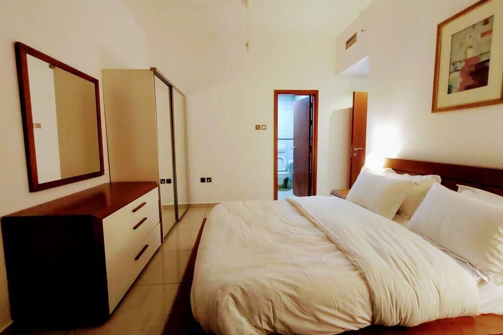 Skynest Holiday Homes Sea View 1 Bedroom Apartment Dubai Marina 1011 - thumb 5