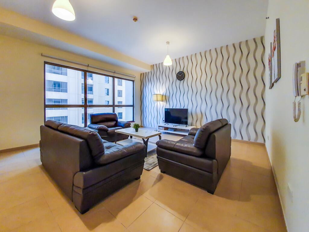 Spacious & Fully Furnished With Beach Access - thumb 0