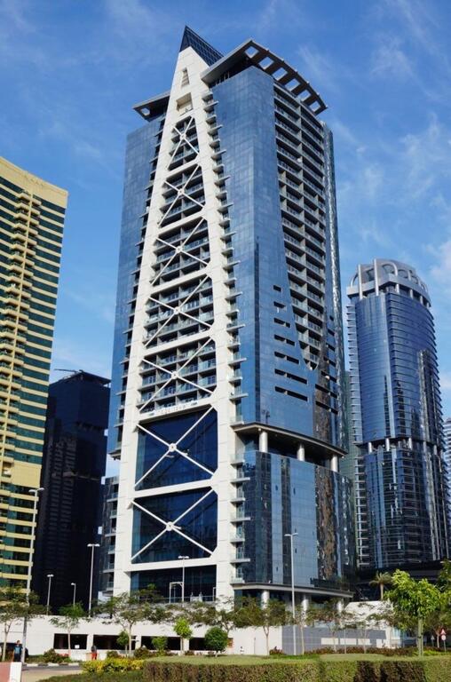 Spacious Room With Full Lake And City View - thumb 3