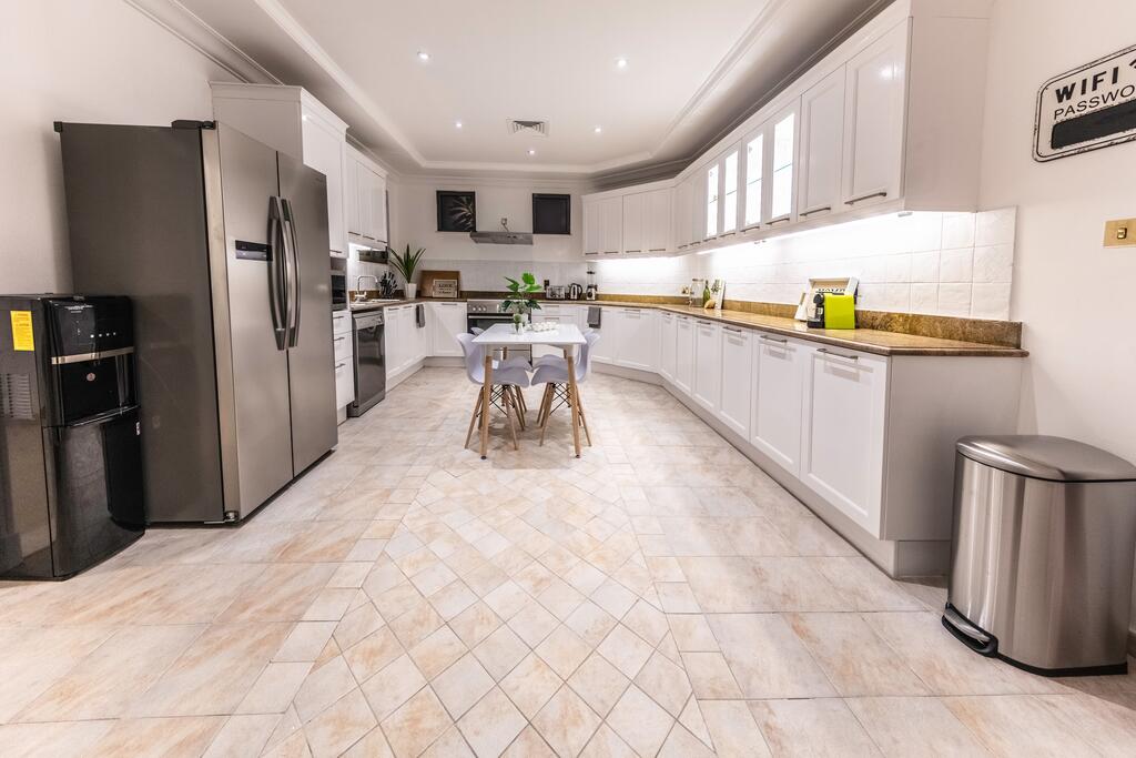 Stella Stays Magnificent 4 BDR Palm Villa Beach Private Pool - thumb 3