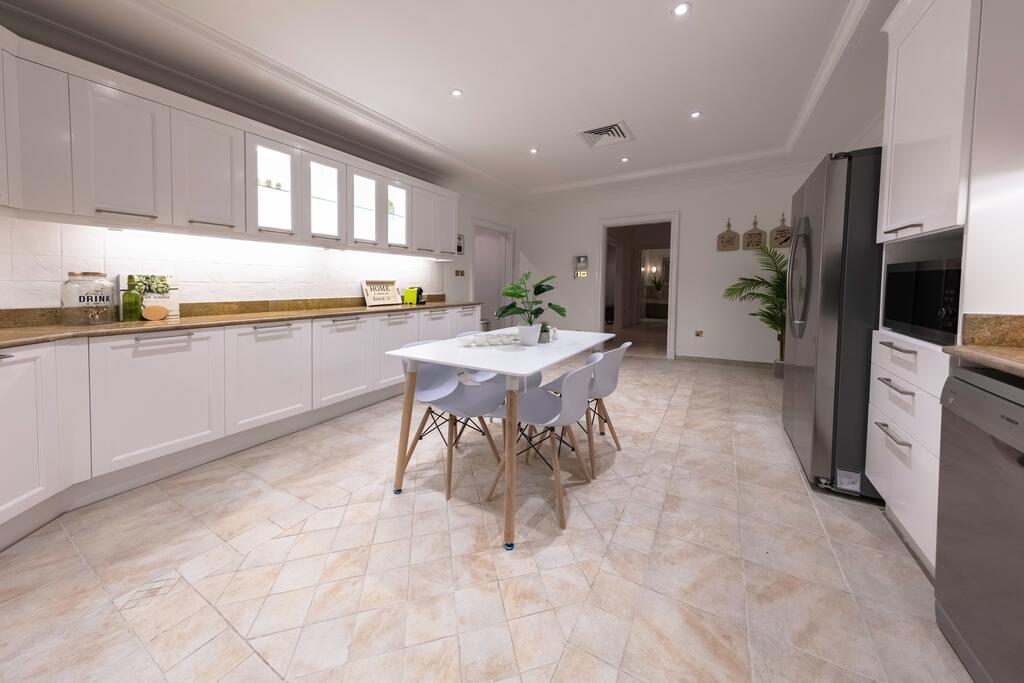 Stella Stays Magnificent 4 BDR Palm Villa Beach Private Pool - thumb 1