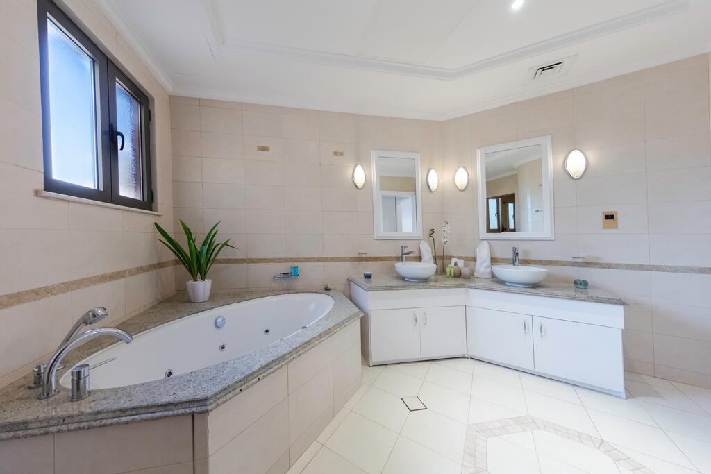 Stella Stays Magnificent 4 BDR Palm Villa Beach Private Pool - thumb 6