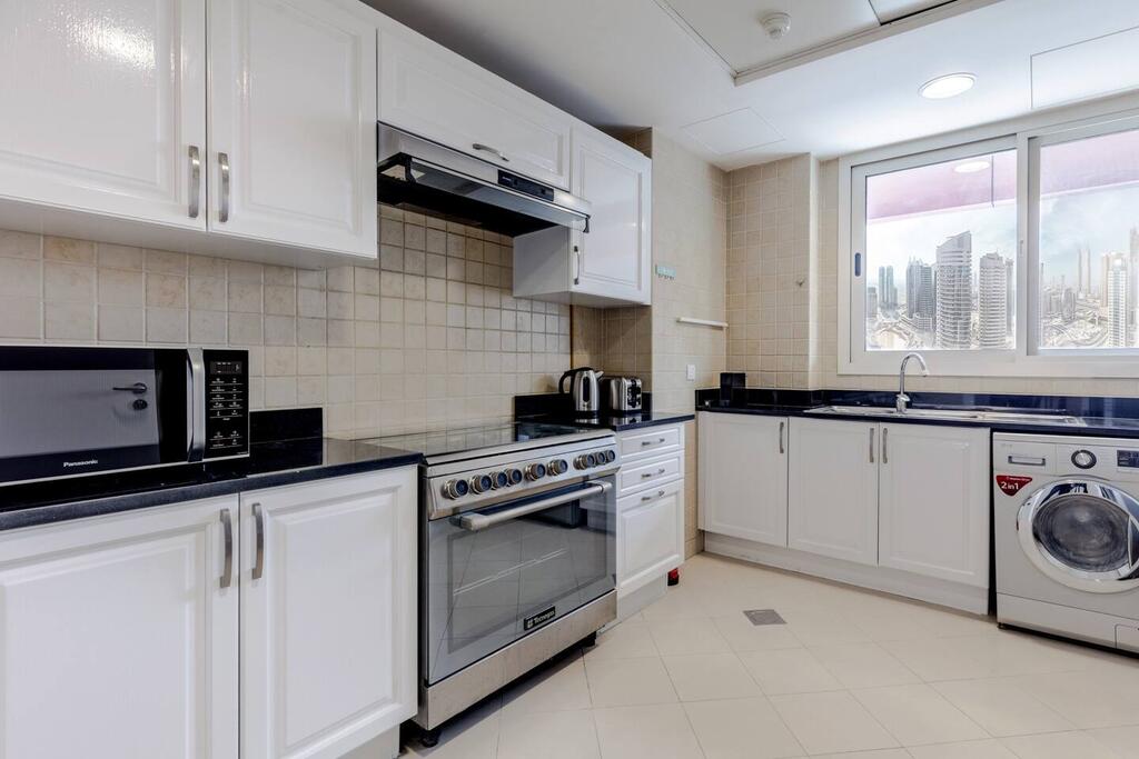 Stella Stays Modern 2 BDR Dubai Tecom Netflix Pool - thumb 3