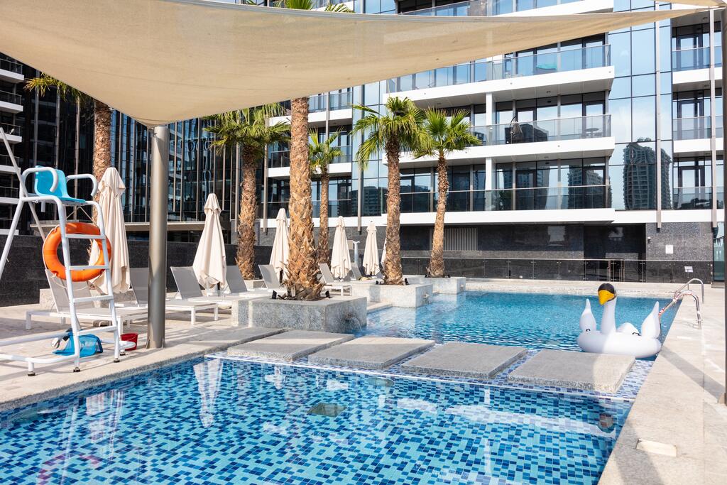 Stella Stays Radiant 1BDR Dubai JBR Beach Netflix - thumb 3