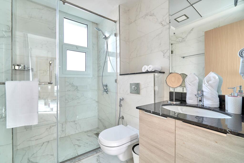 Stella Stays Upscale 2 BDR Dubai JVC Large Terrace - thumb 7