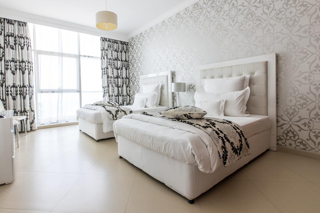 Stunning Dubai Marina Apartment - thumb 1