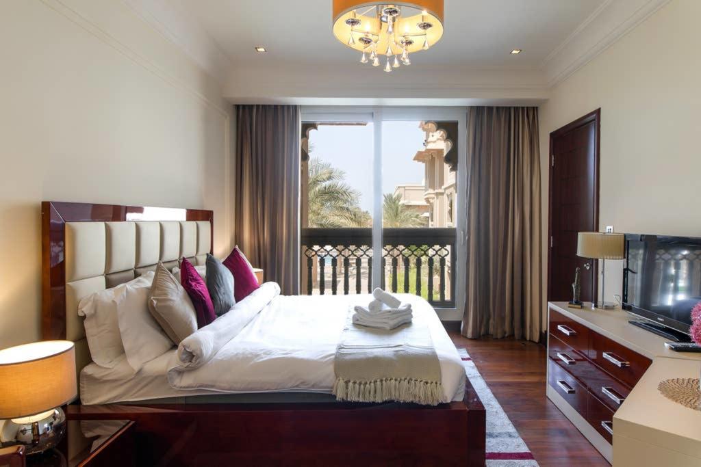 Taj Grandeur Residence, Beach Access - Luton Vacation Homes - thumb 6