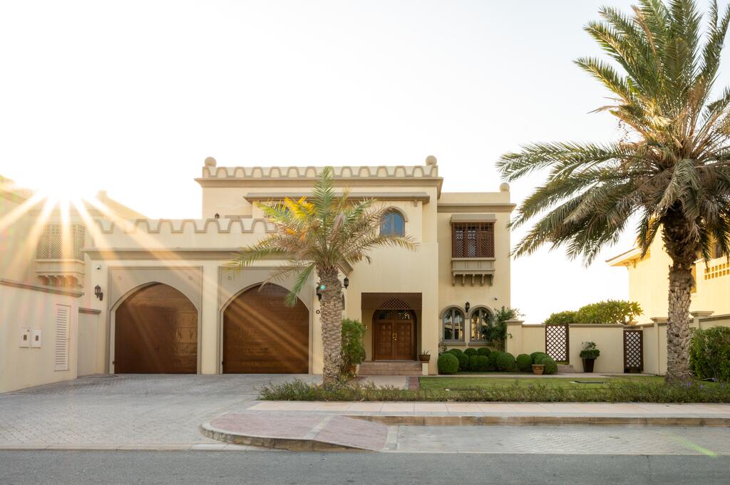The S Holiday Homes - Luxurious 5 Bedrooms Villa At Palm Jumeirah With Private Swimming Pool And Private Beach Access - thumb 1