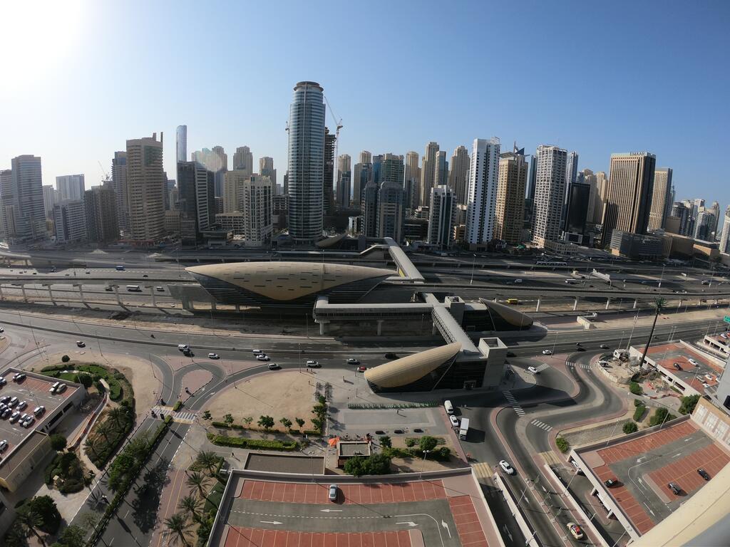 Upgraded Studio Next To Metro With Balcony - thumb 2