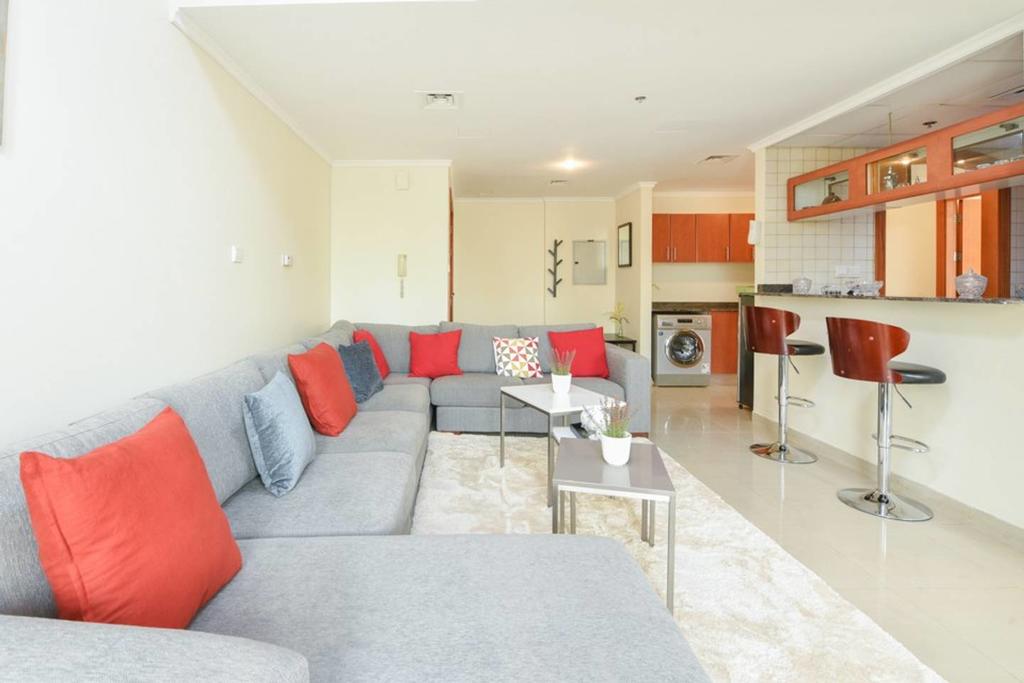 Waking To Breath Taking Water & Tranquil Views 3BR - thumb 2