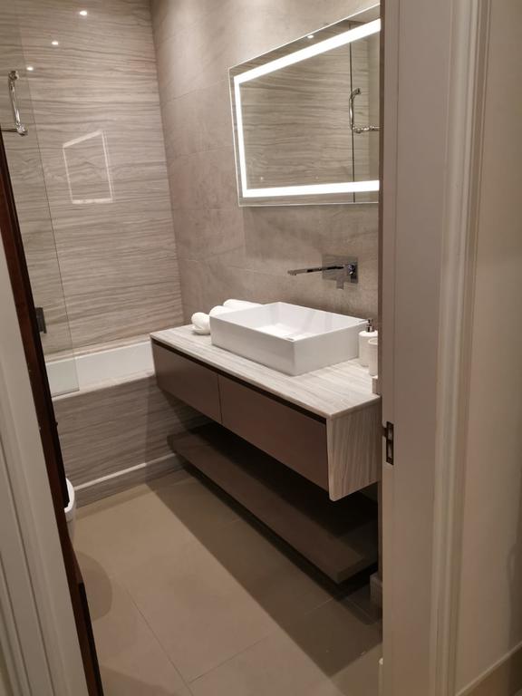 Wonderful Stay In The Heart Of Dubai Souk AlBahar - thumb 2