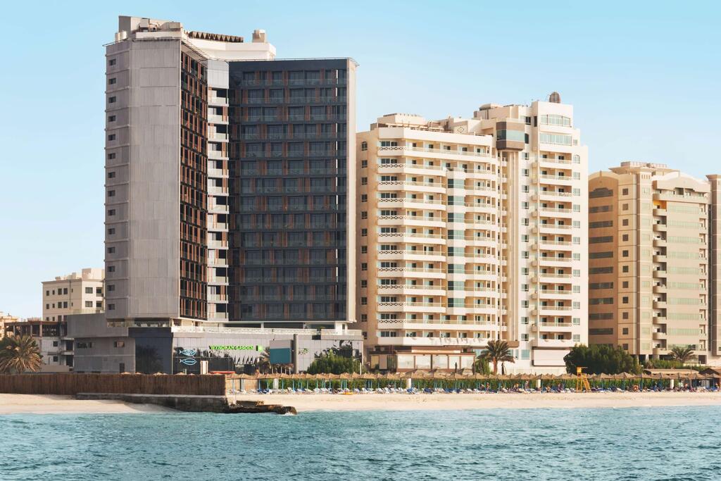 Wyndham Garden Ajman Corniche - thumb 1