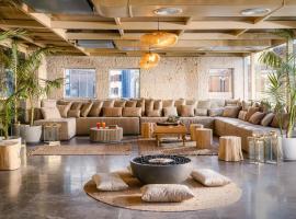 Brown Red Sea Accommodation Dubai