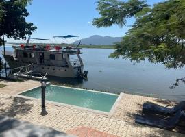 Waters Edge Liwonde Accommodation Dubai