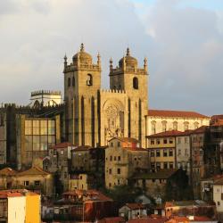 Porto Cathedral, Porto Accommodation Dubai